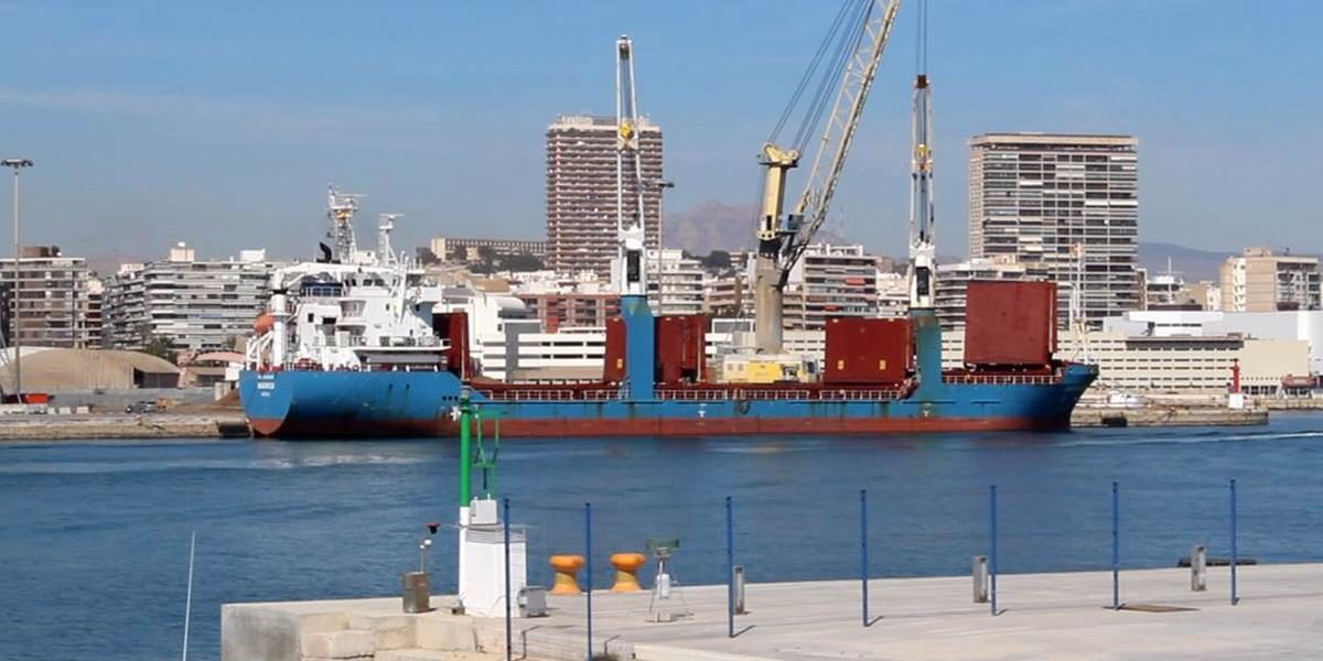 Nuevo éxito de SERRANO & ASOCIADOS en la defensa de la actividad de las empresas estibadoras del Puerto de Alicante, frente a la posición que ha mantenido el Ayuntamiento de Alicante (administración anterior) en materia de policía administrativa. Actividad portuaria